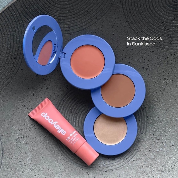 Alleyoop Stack the Odds Cheek Trio in Sassy Pants - Picture 3 of 8